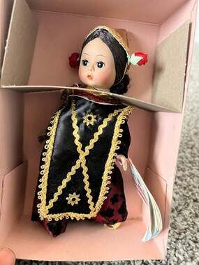 Madam Alexander Indonesia Doll 579 Vintage With Box